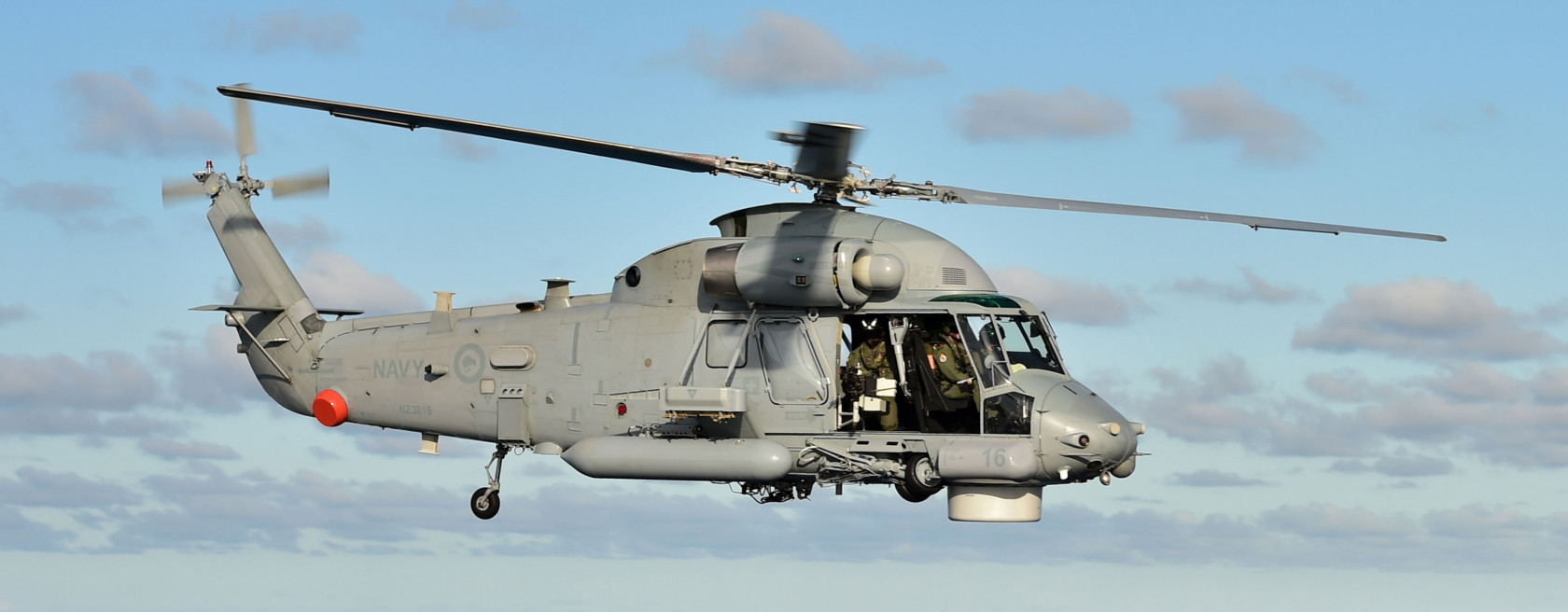 navy helicopter loadmaster full width 02